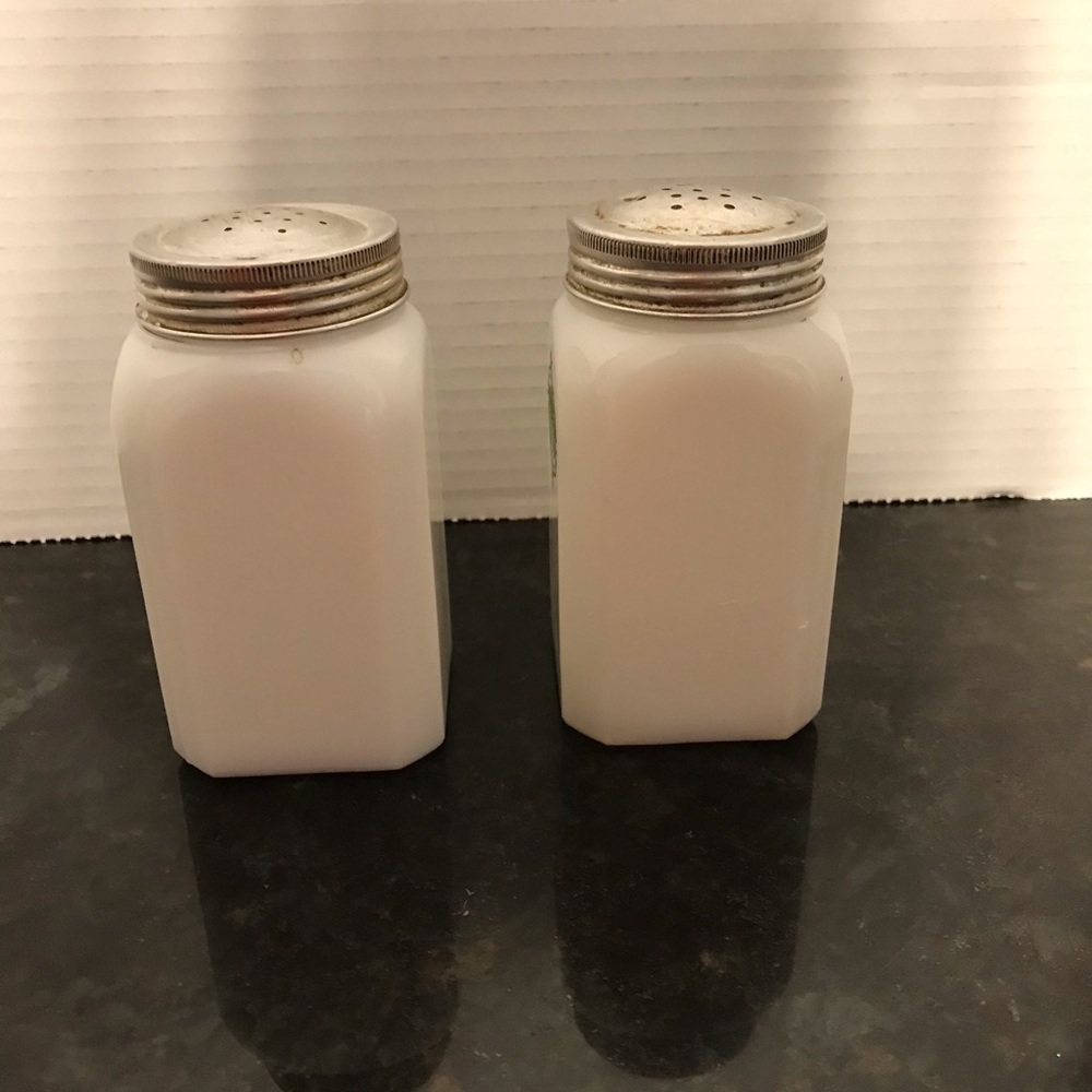 Vintage Chef Boy-ar-Dee Salt & Pepper Range Shakers - Picture 3 of 10